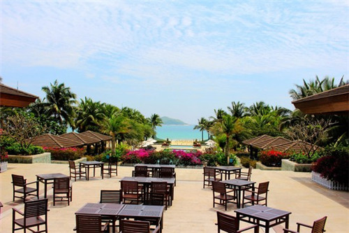 荷间辣月旋转小火锅